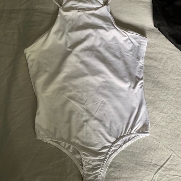 Spaghetti sleeve bodysuits black and white - Picture 3 of 4